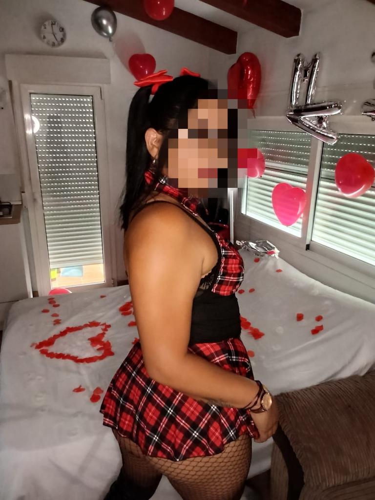 Chica busca chico en Almería: 