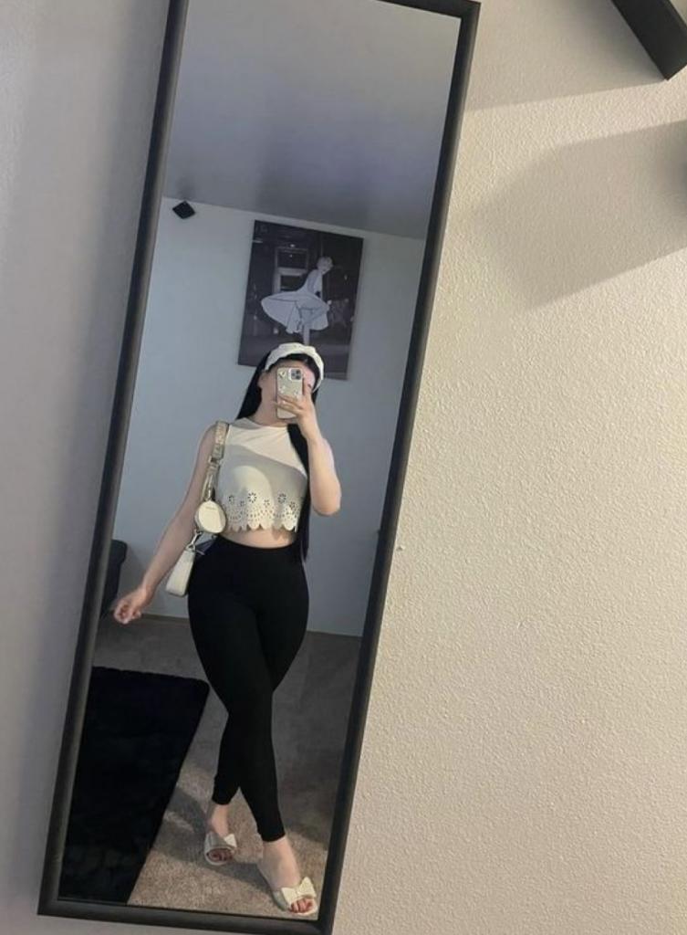 Chica busca chico en Almería: 