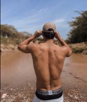 685824940: Chico busca chica en Barcelona