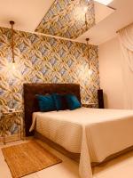 664874220: Chica busca chico en Madrid