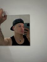 698461472: Chico busca chica en Barcelona