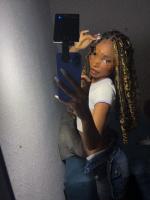 663207952: Chica busca chico en Gerona