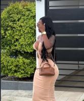 664085854: Chica busca chico en Sevilla