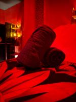 697550630: Chica busca chico en Madrid