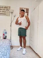 614687916: Chico busca chica en Barcelona