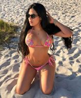 613575917: Chica busca chico en Barcelona