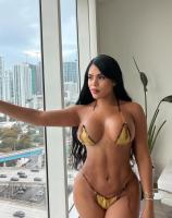 613575917: Chica busca chico en Barcelona