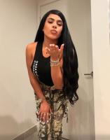 613575917: Chica busca chico en Barcelona