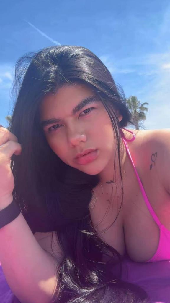 632935408: Chica busca chico en Málaga