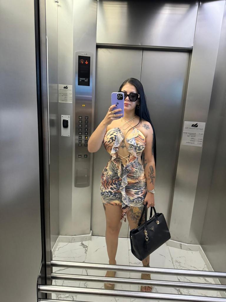 Chica busca chico en Ibiza: 