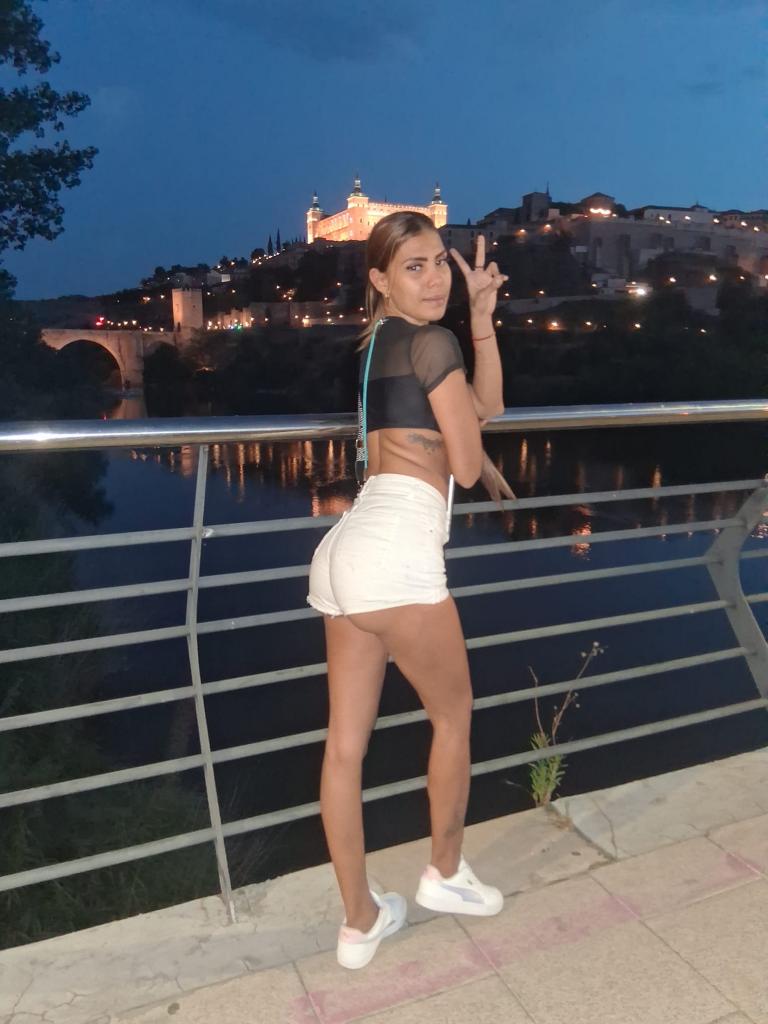 619641332: Chica busca chico en Cádiz