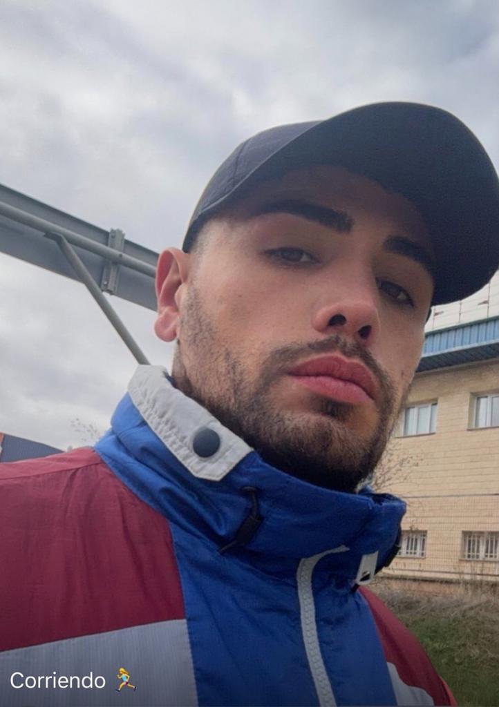 643252843: Chico busca chica en La Coruña