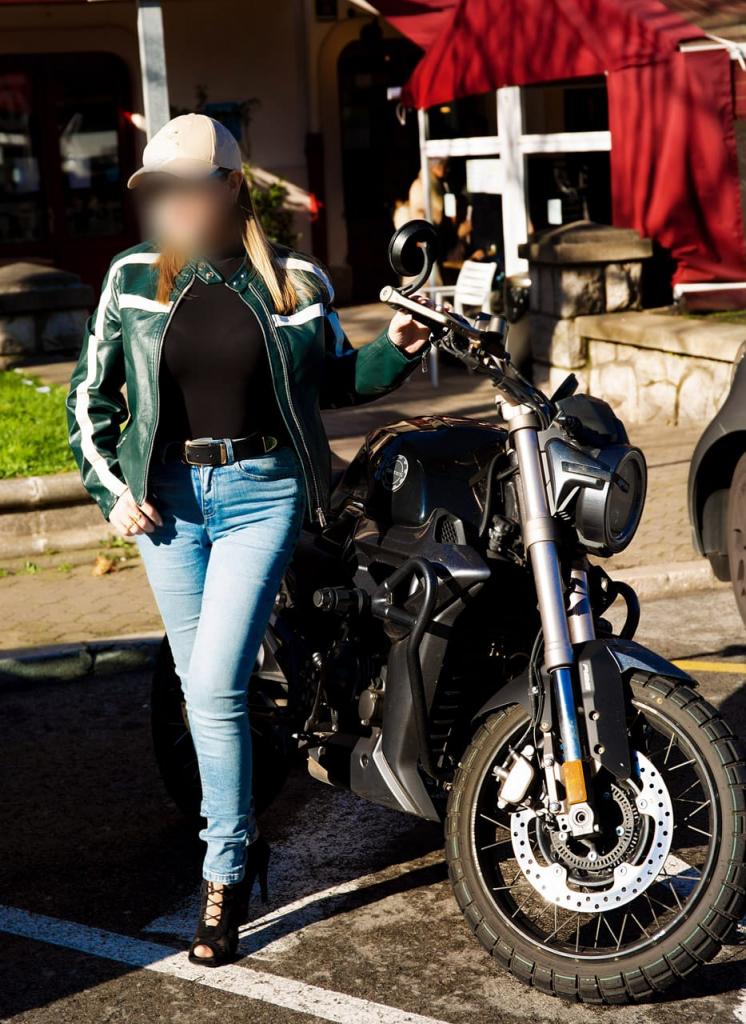 Chica busca chico en Cantabria: Chica busca chico