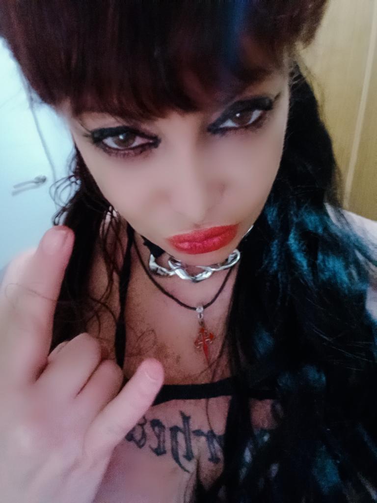 613962573: Chica busca chico en Lugo