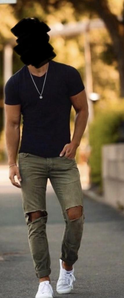 Chico busca chica en Málaga: 