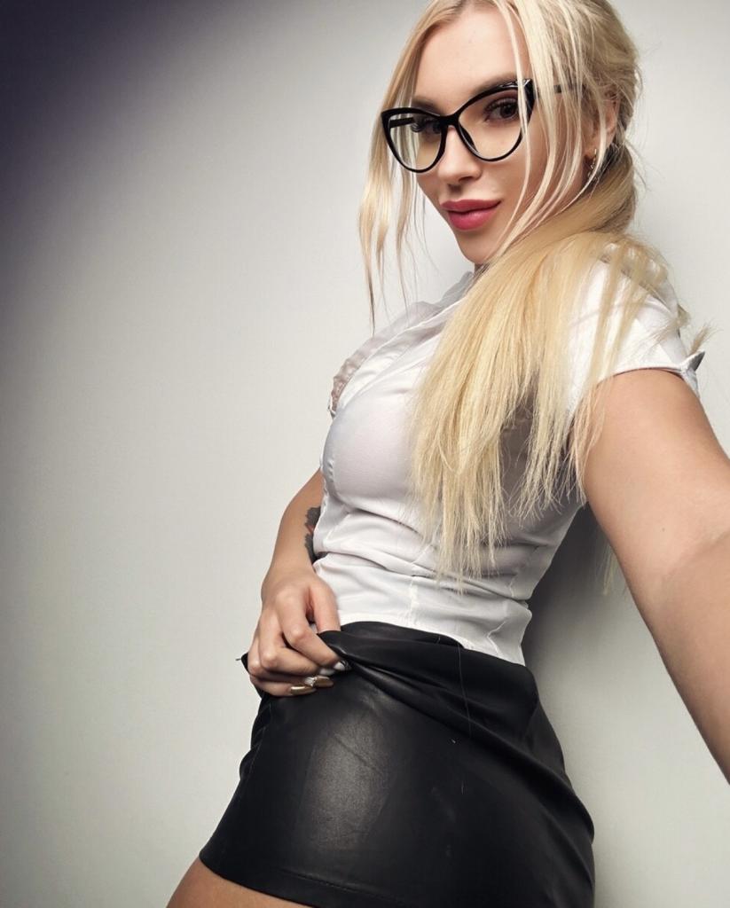631849319: Chica busca chico en Alicante