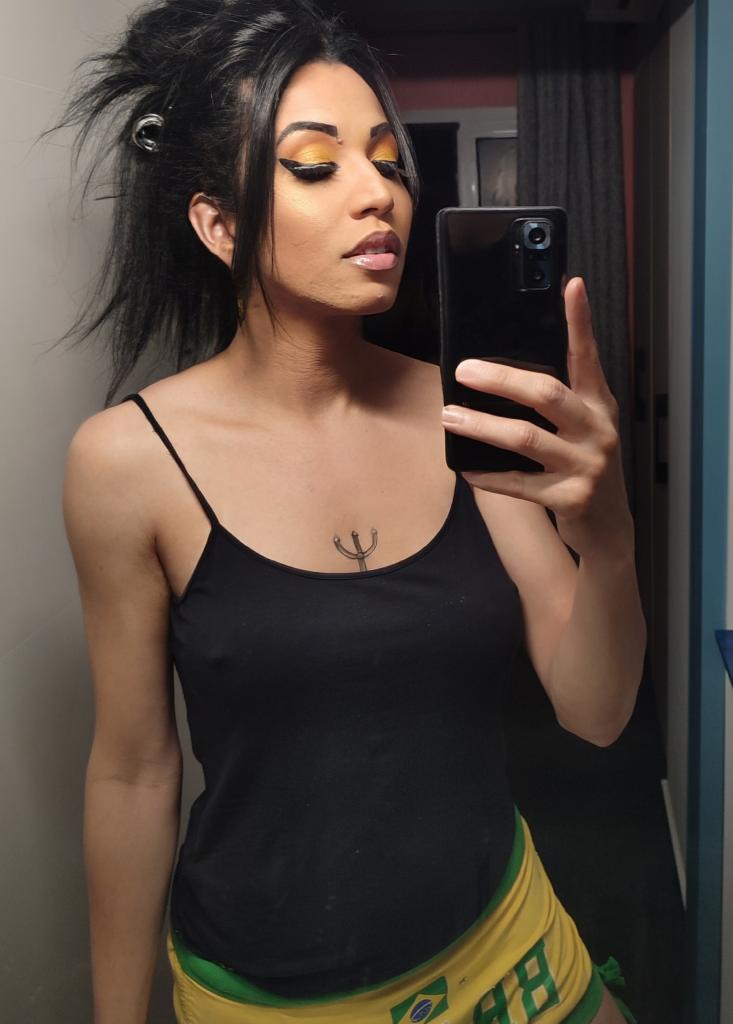 613975294: Transexual en Almería