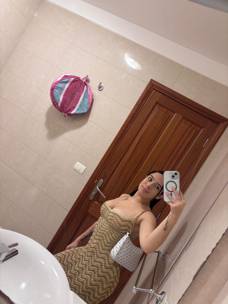 695520099: Chica busca chico en Tenerife