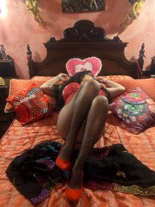 644583829: Chica busca chico en Sevilla
