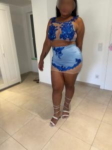 745071460: Chica busca chico en Barcelona