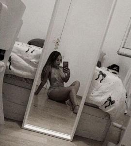672867549: Chica busca chico en Málaga