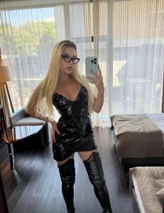 631849319: Chica busca chico en Alicante