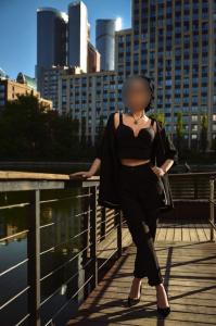 644257050: Chica busca chico en Madrid