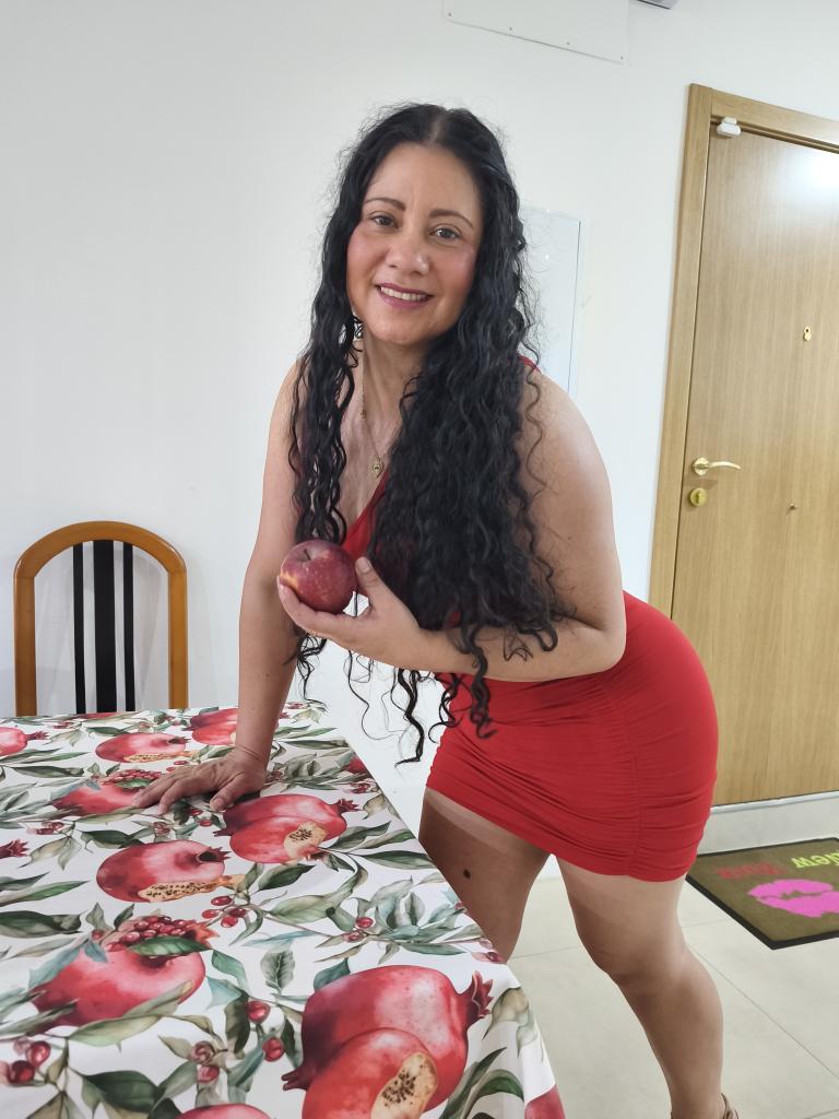 614090968: Chica busca chico en Sevilla
