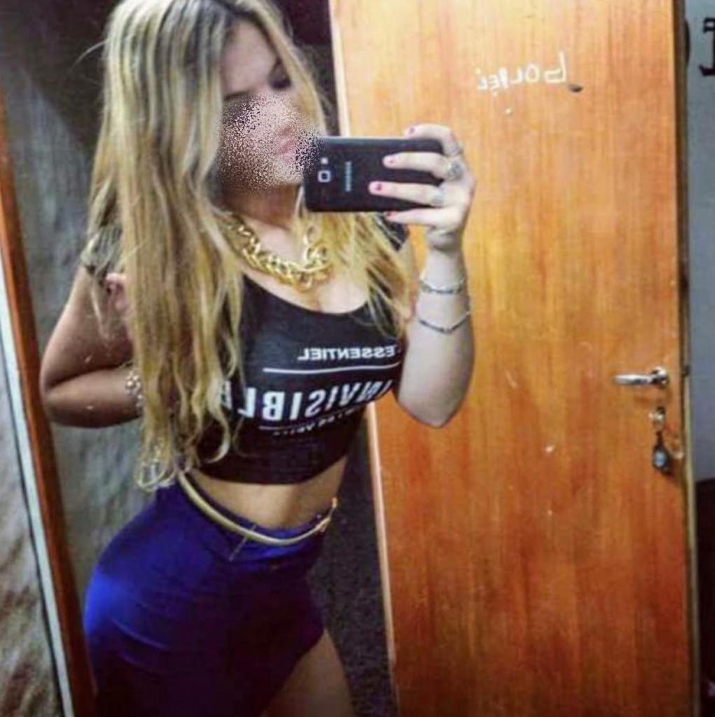 742068065: Chica busca chico en Málaga