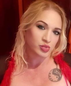 609366890: Travesti en León