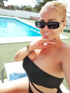 692848629: Chica busca chico en Ibiza