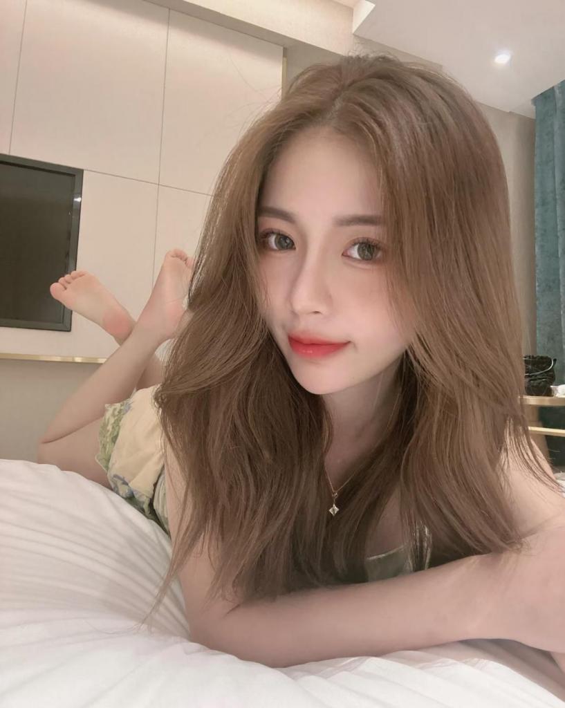 Chica busca chico en Alicante: Chica busca chico