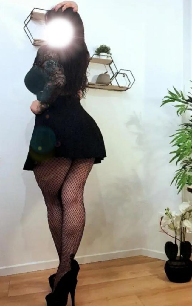 Chica busca chico en Cantabria: Chica busca chico