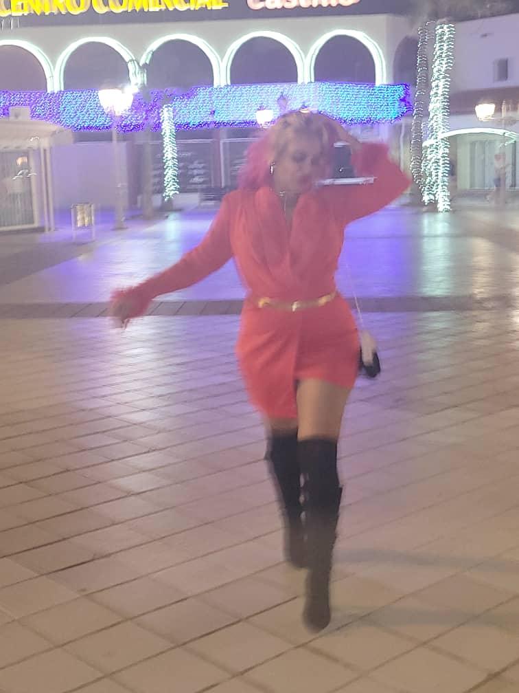 Chica busca chico en Tenerife: 