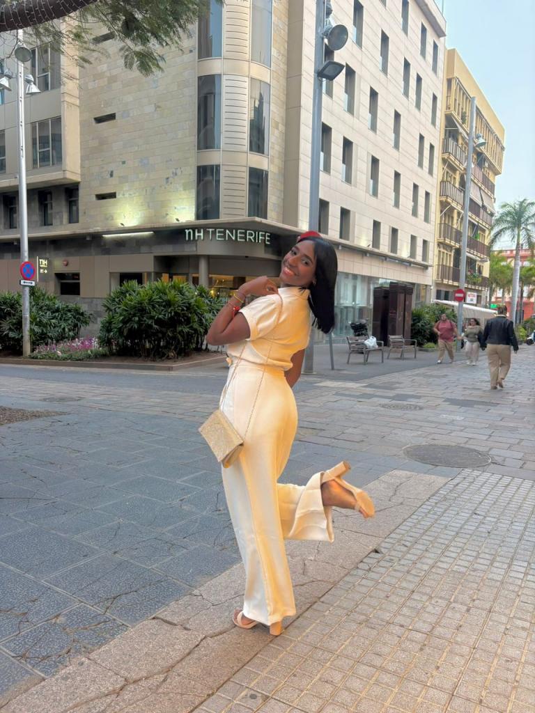 Chica busca chico en Tenerife: 