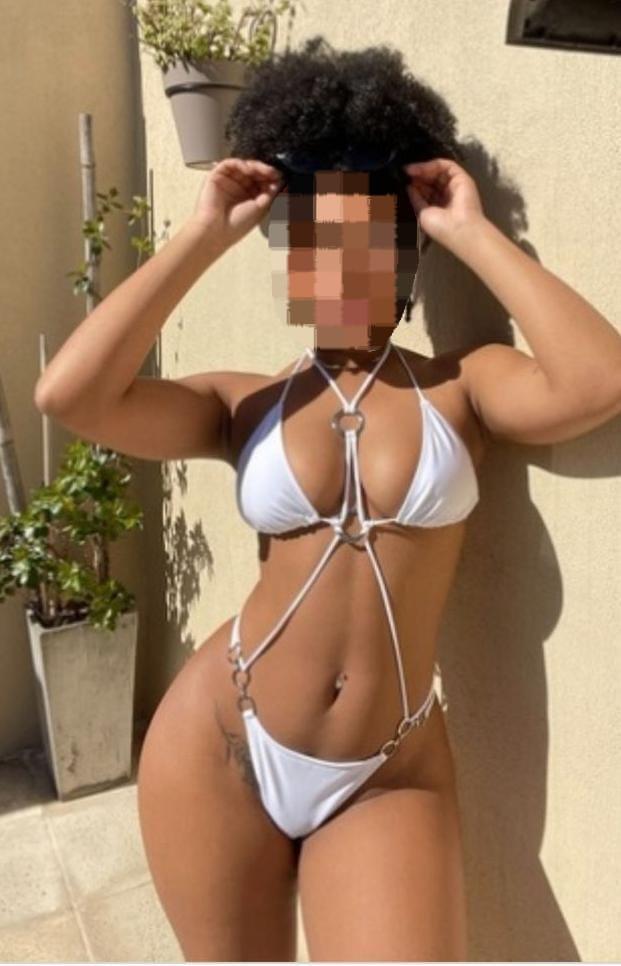 Chica busca chico en Alicante: Chica busca chico
