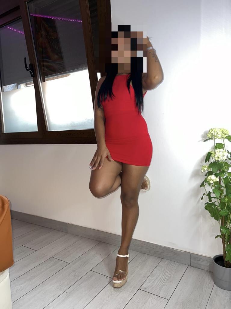 742031766: Chica busca chico en León