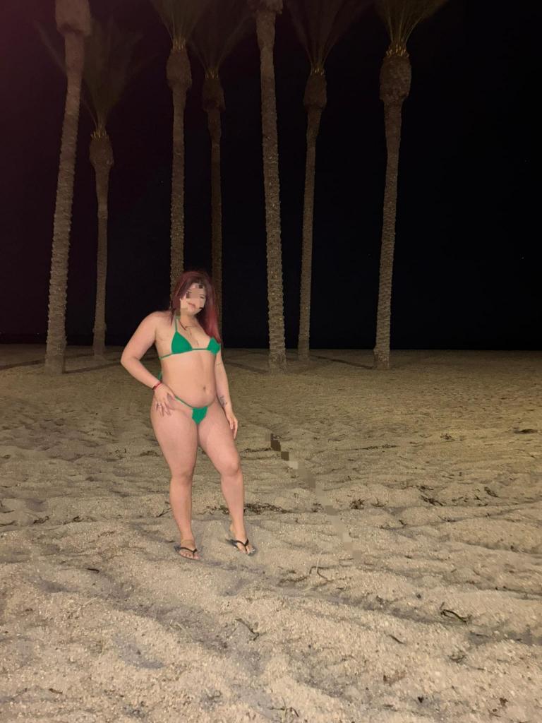 Chica busca chico en Almería: 