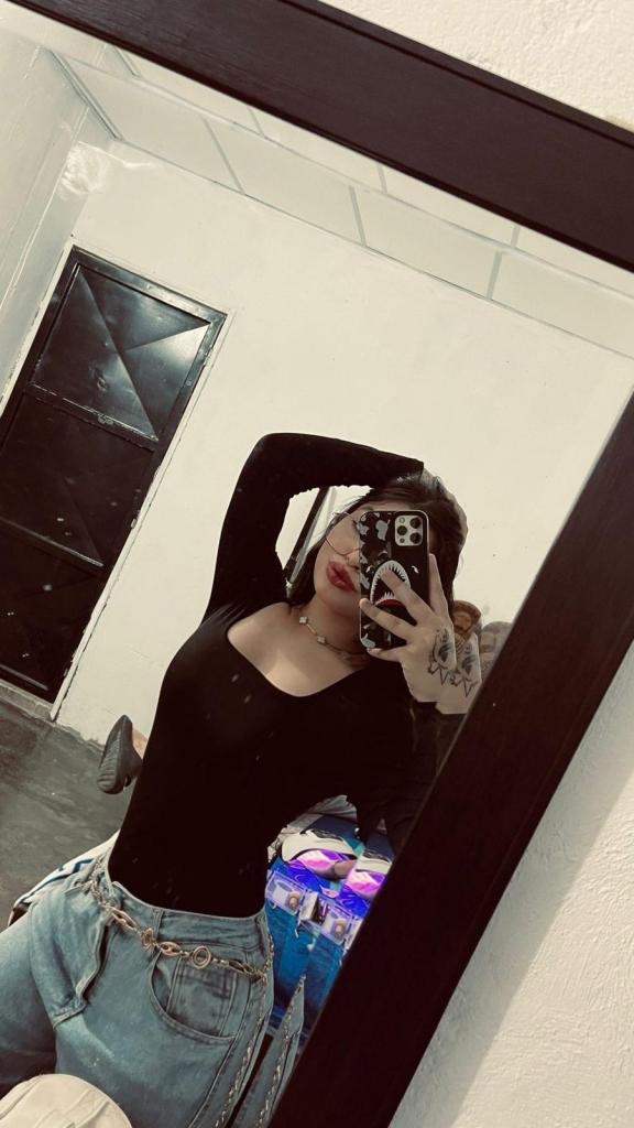 663440290: Chica busca chico en Cádiz