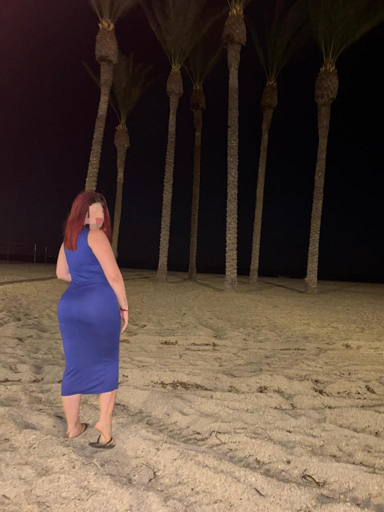 Chica busca chico en Almería: 