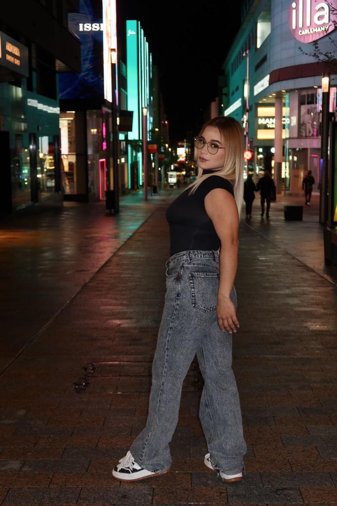 Chica busca chico en Lérida: 