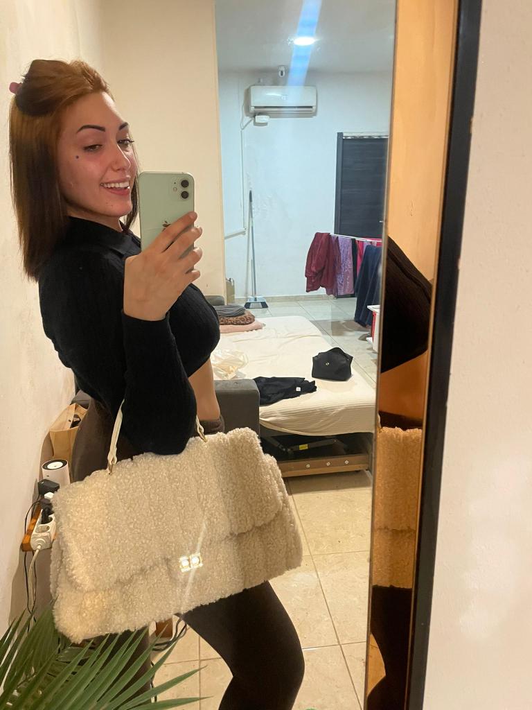 Chica busca chico en Barcelona: 