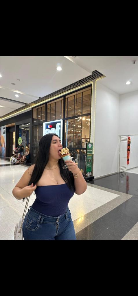 697323293: Chica busca chico en Granada