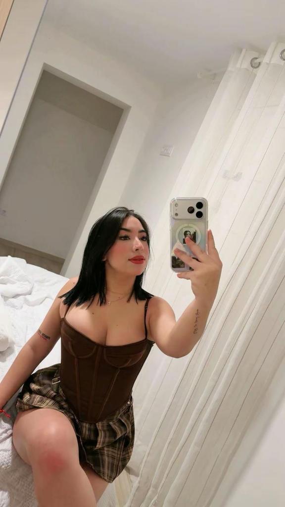 Chica busca chico en Cádiz: 