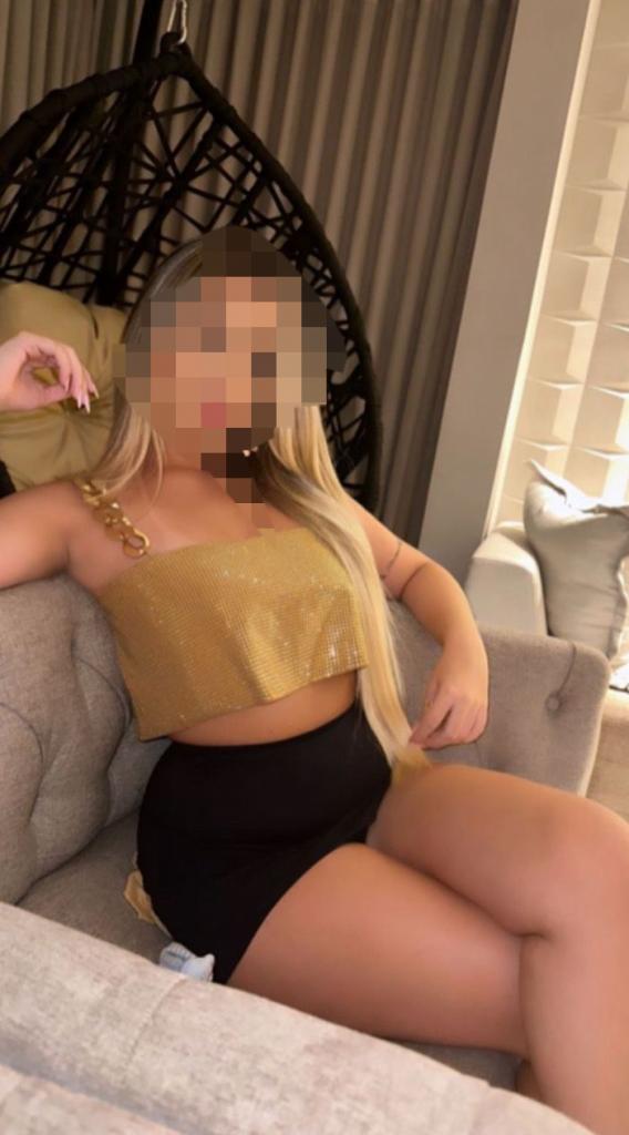 613387831: Chica busca chico en Barcelona