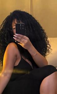 614938310: Chica busca chico en La Coruña