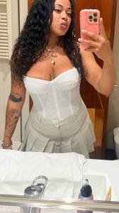 614938310: Chica busca chico en La Coruña