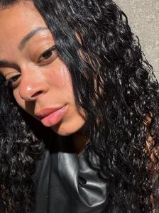 614938310: Chica busca chico en La Coruña