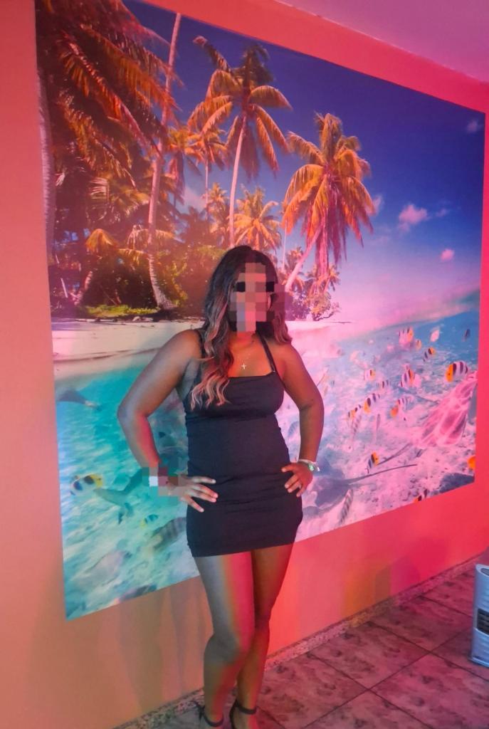Chica busca chico en Huelva: 