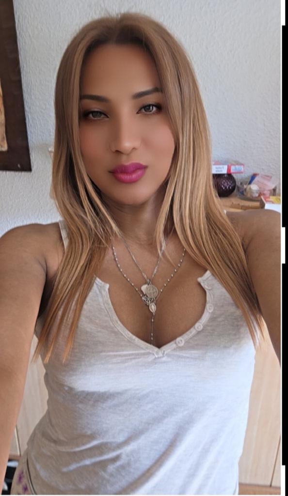 631041451: Chica busca chico en Murcia